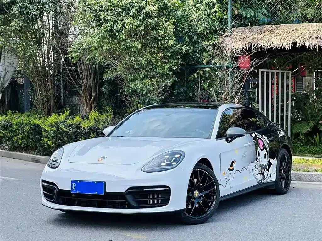 Porsche Panamera — фото 1