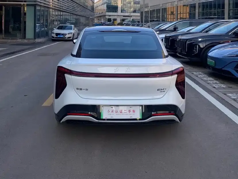 Hongqi EH7 — фото 6