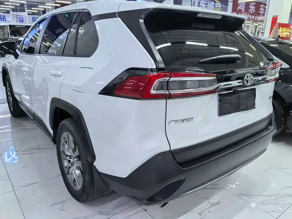 Toyota Wildlander — фото 10