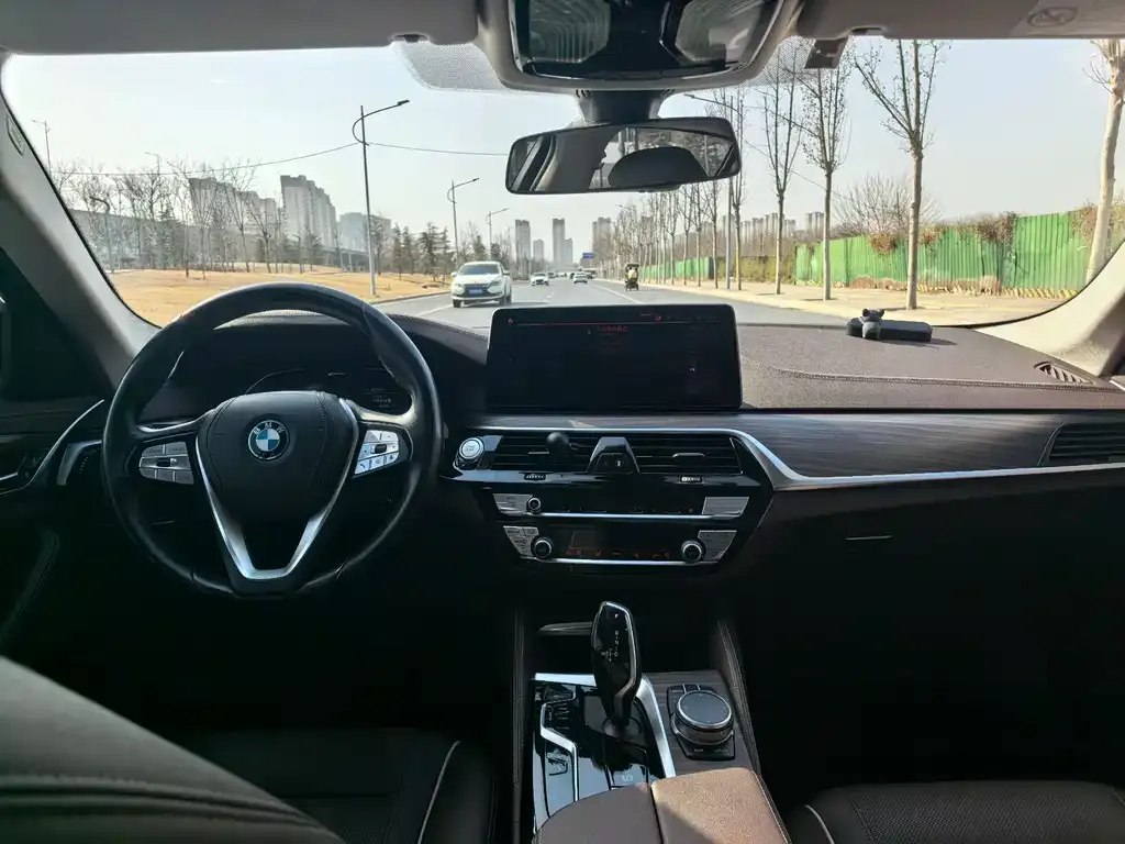 BMW 5 Series New Energy — фото 3
