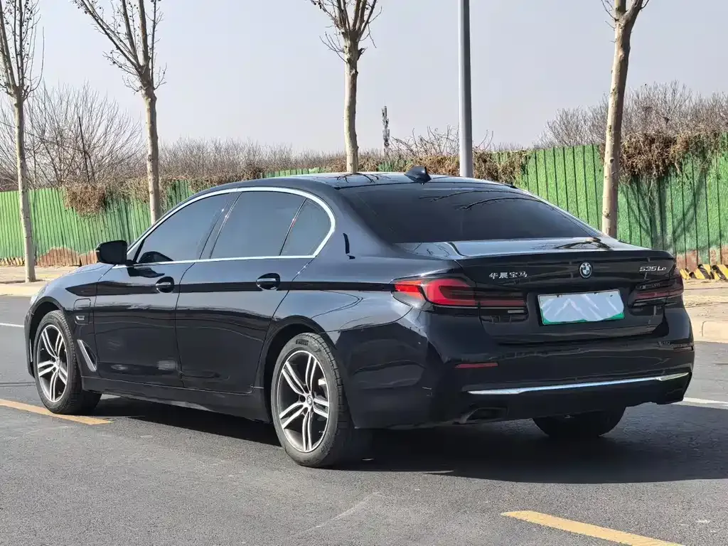 BMW 5 Series New Energy — фото 8