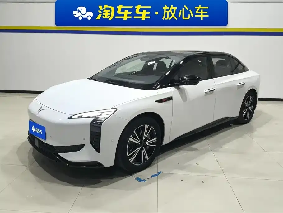 Hongqi EH7