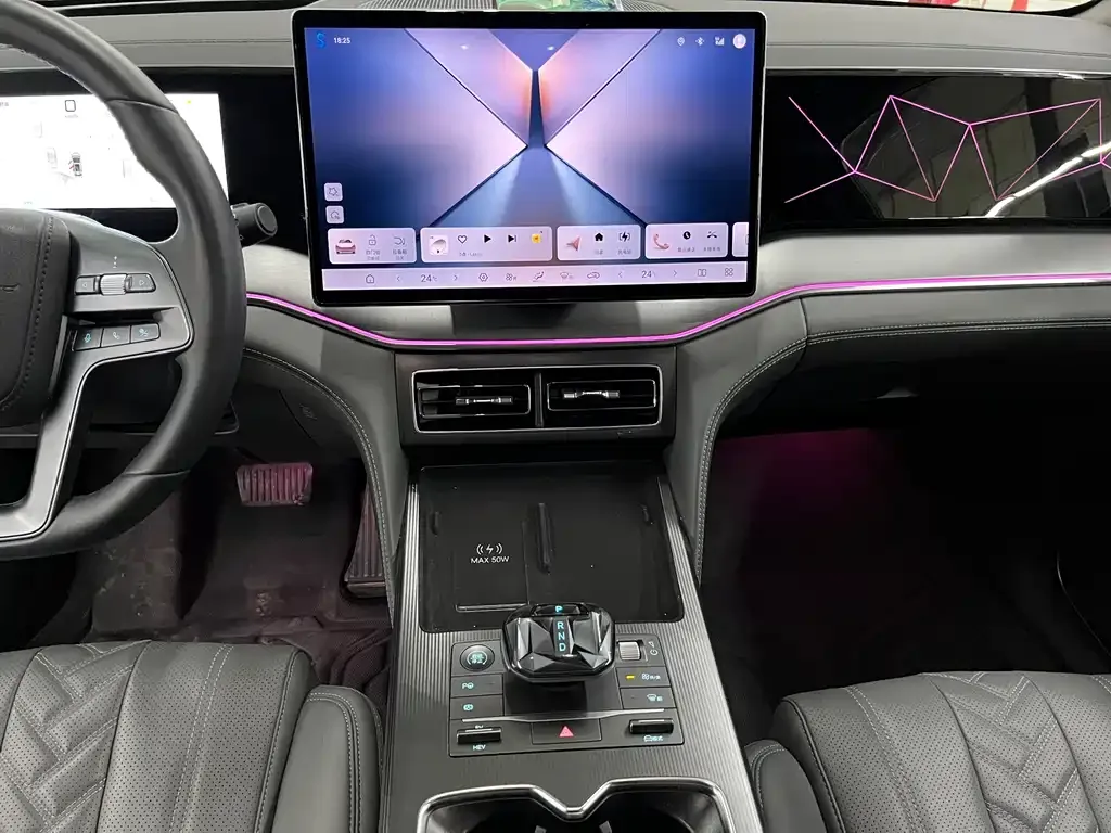 BYD L DM-i — фото 8