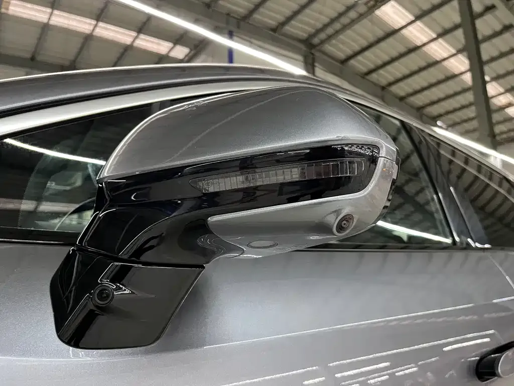 BYD L DM-i — фото 2