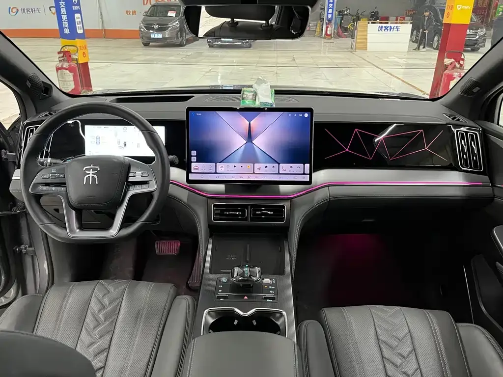 BYD L DM-i — фото 6