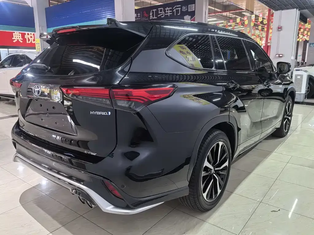Toyota Crown Kluger 2023 из CN, фото 5