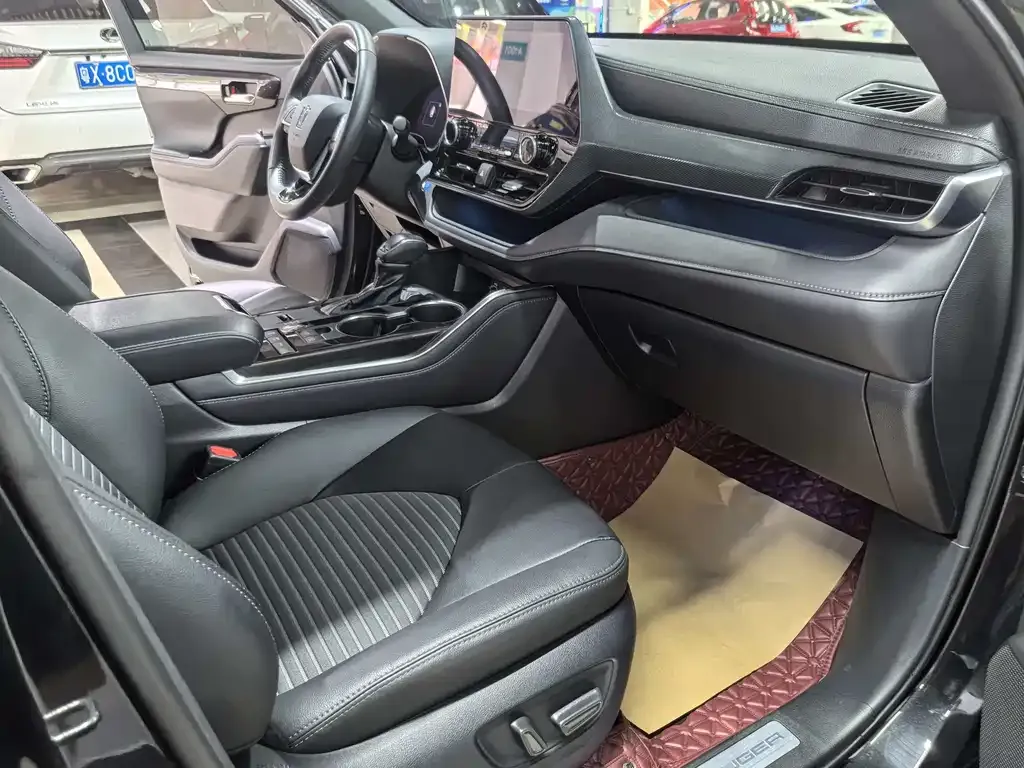 Toyota Crown Kluger 2023 из CN, фото 6