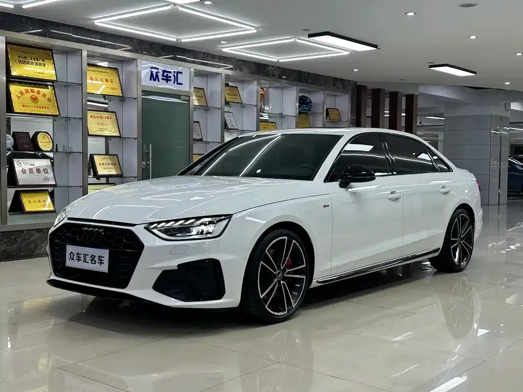 Audi A4L 2023 из CN, фото 1