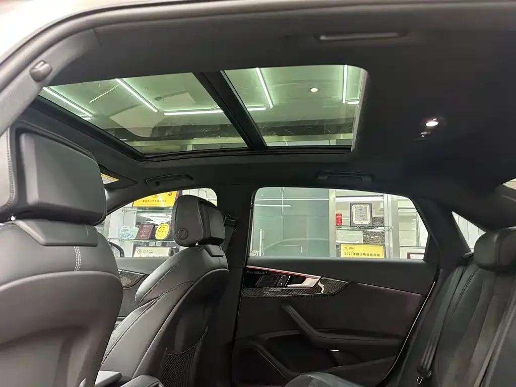 Audi A4L 2023 из CN, фото 5