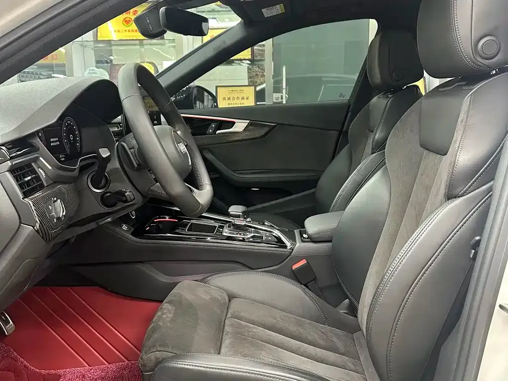 Audi A4L 2023 из CN, фото 10