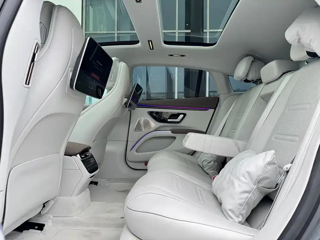 Mercedes-Benz EQS AMG — фото 3