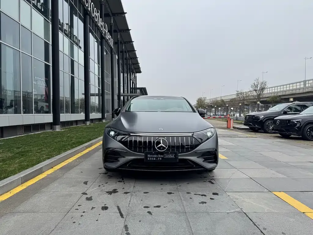 Mercedes-Benz EQS AMG — фото 8