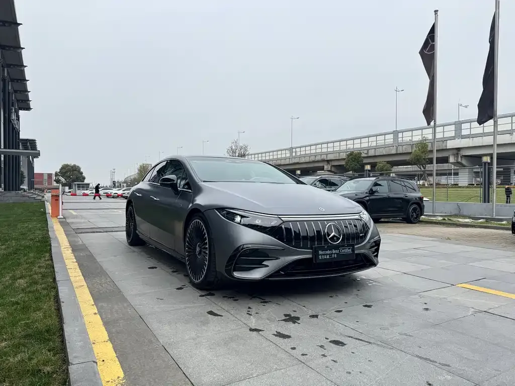 Mercedes-Benz EQS AMG — фото 6