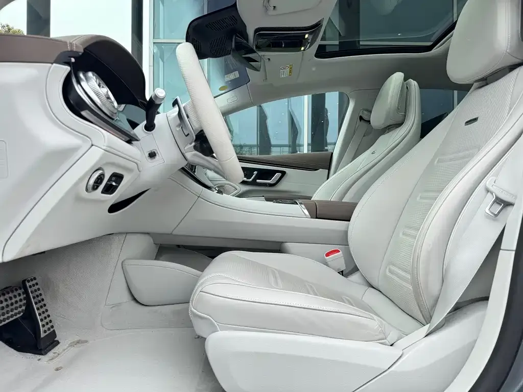 Mercedes-Benz EQS AMG — фото 5
