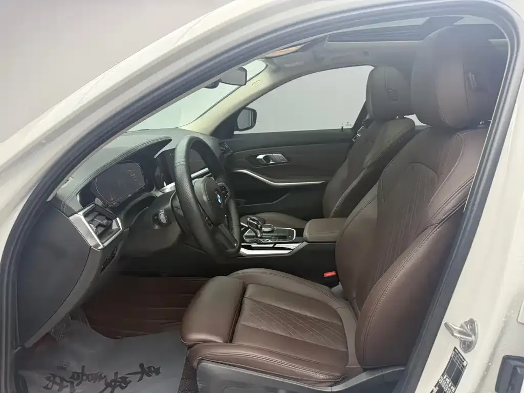BMW 3 Series 2022 из CN, фото 3