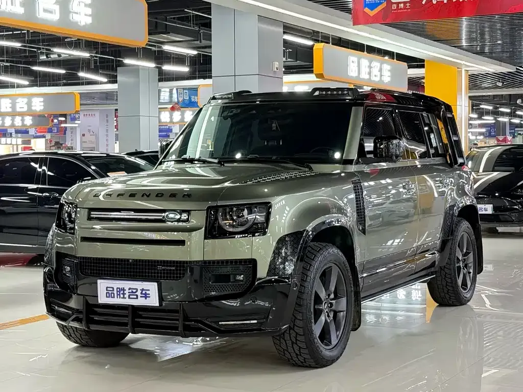 Land Rover Defender — фото 1