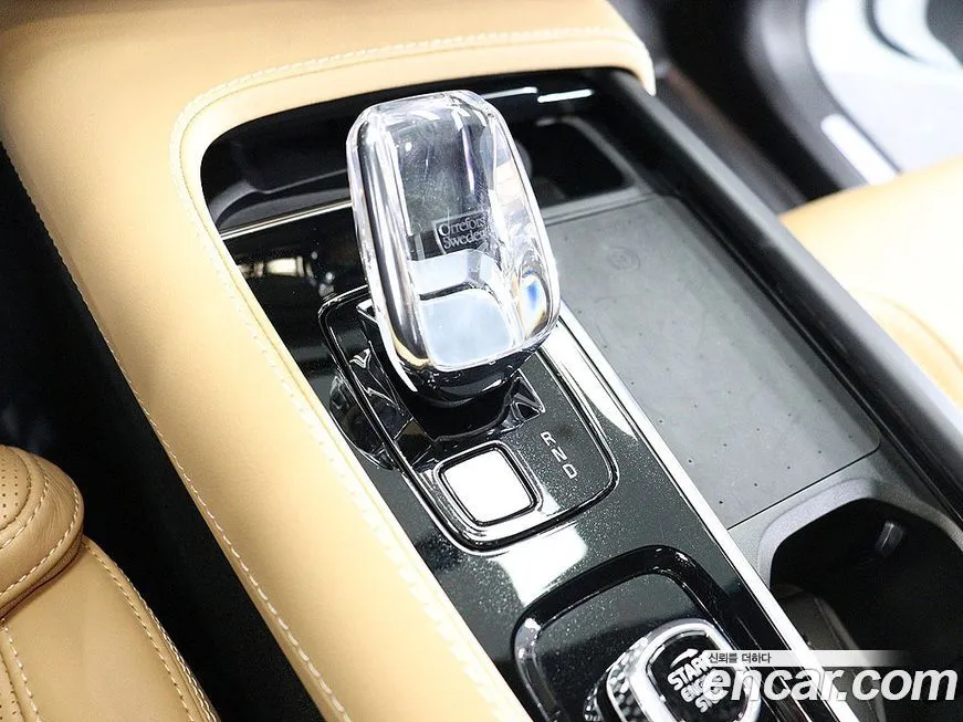 Volvo XC90 — фото 10