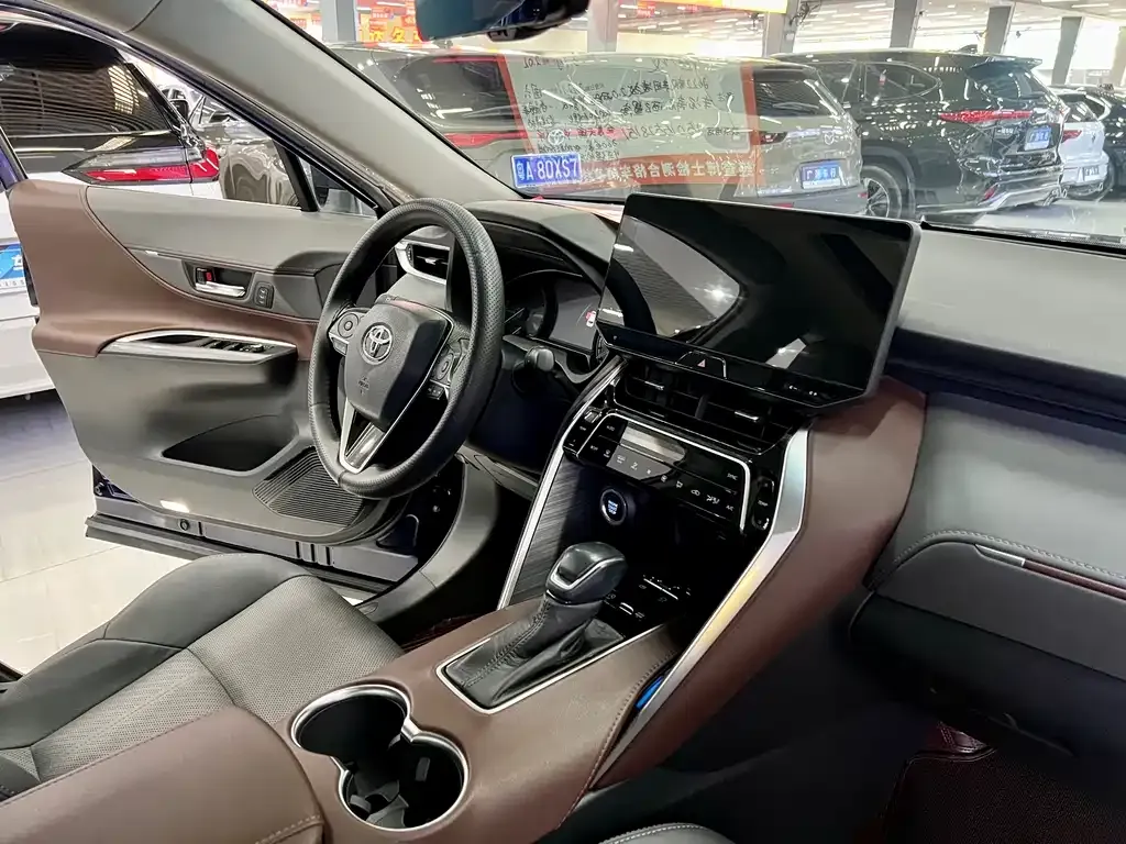 Toyota Harrier 2022 из CN, фото 3