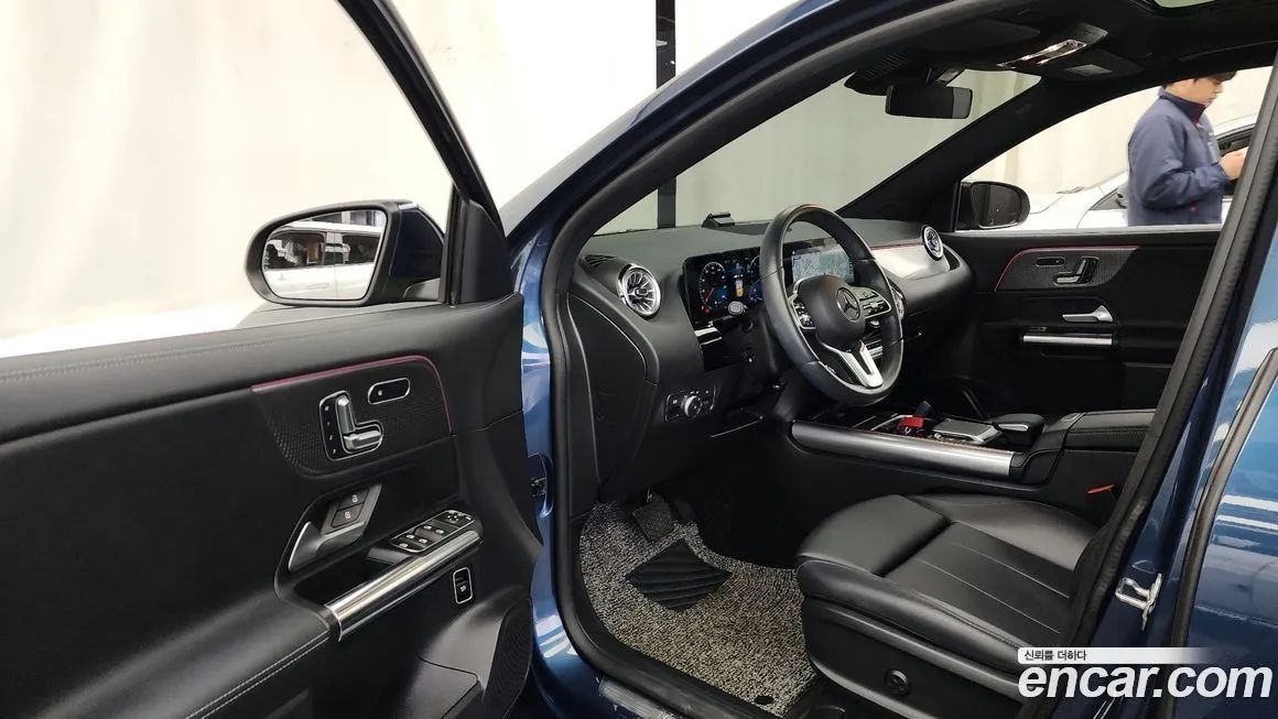 Mercedes-Benz GLA-Class — фото 10