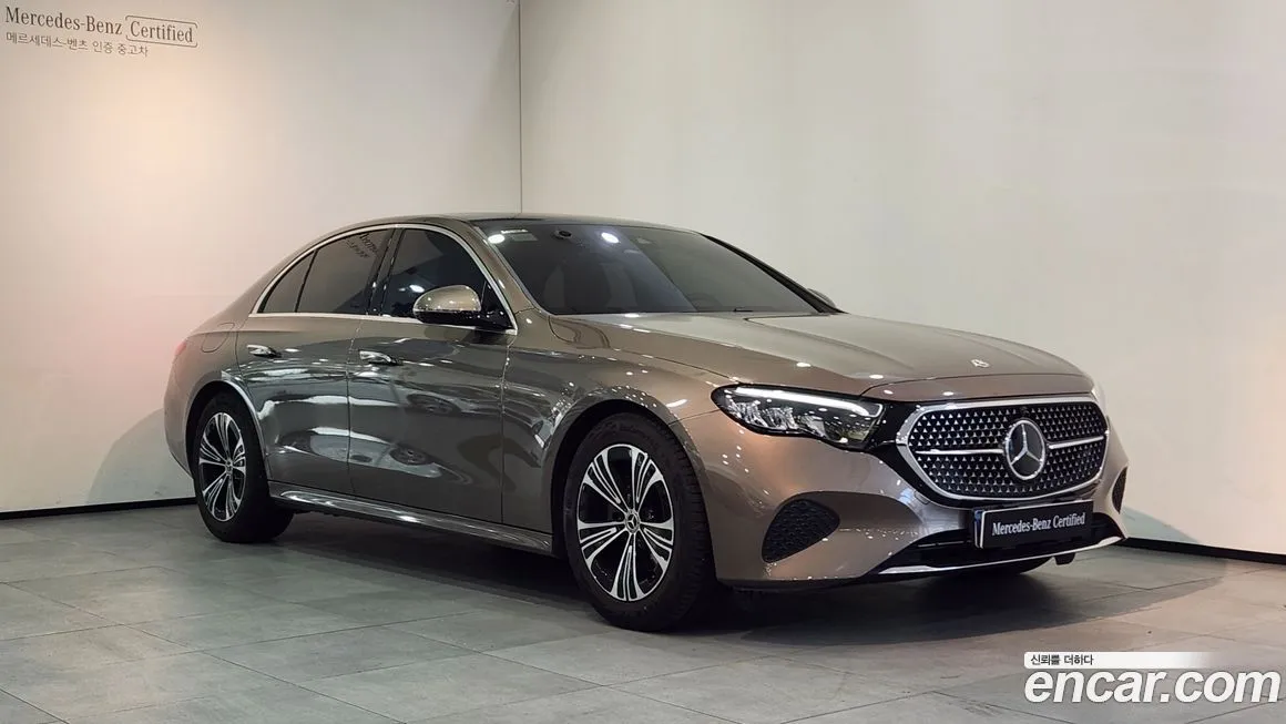 Mercedes-Benz E-Class — фото 1
