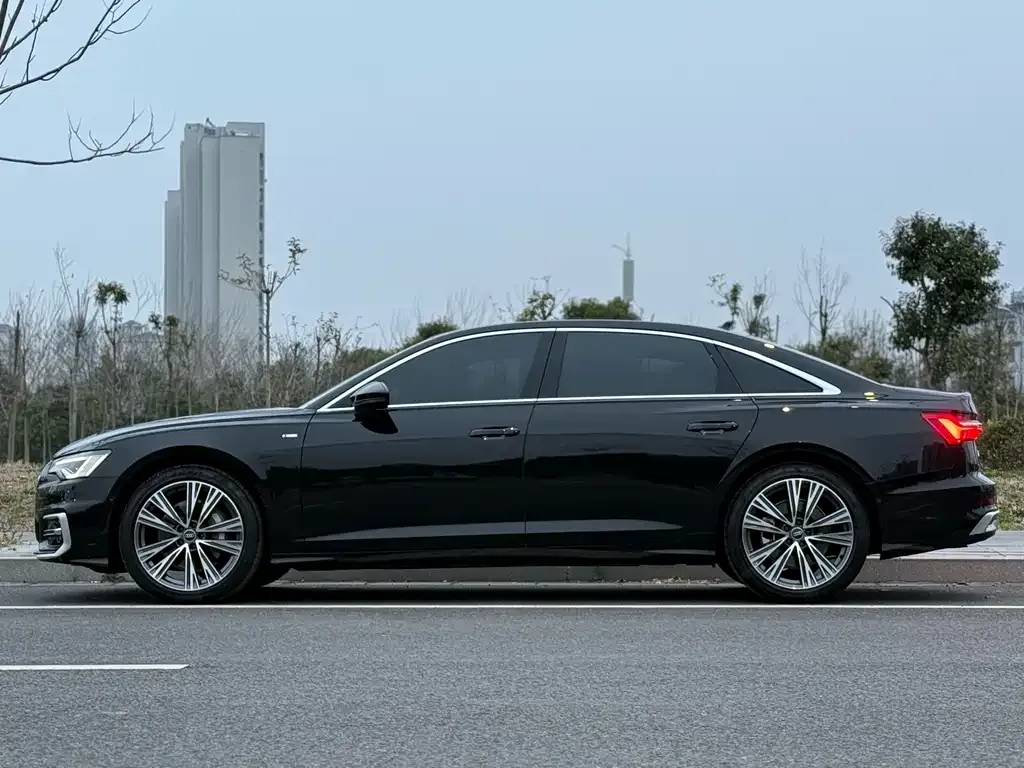 Audi A6L — фото 4