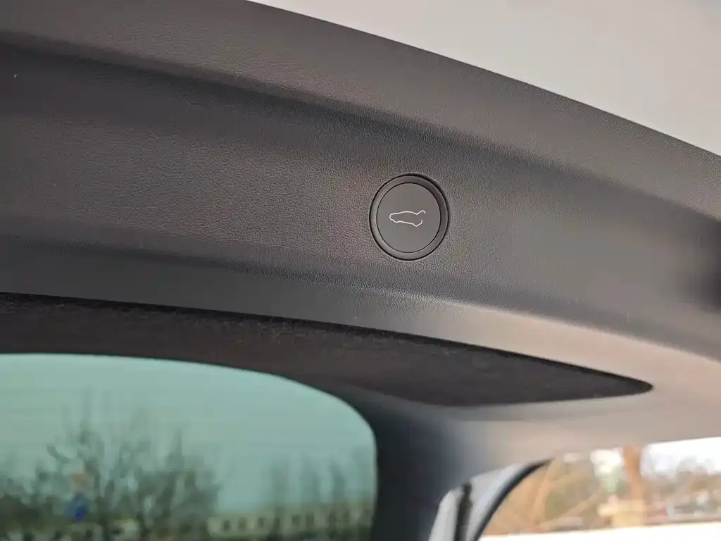 Tesla Model Y 2024 из CN, фото 9