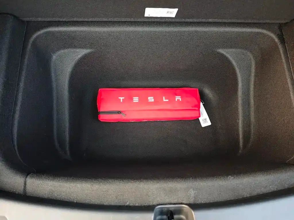 Tesla Model Y 2024 из CN, фото 8