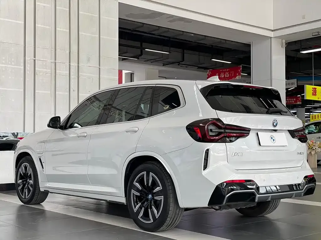 BMW iX3 2024 из CN, фото 7
