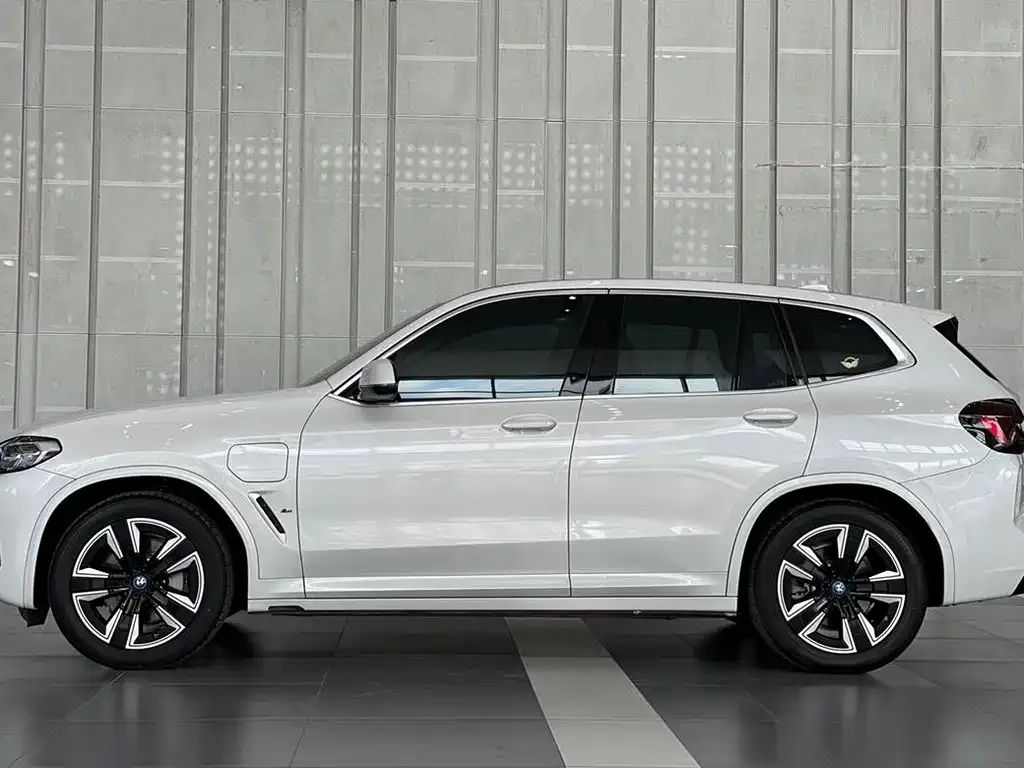 BMW iX3 2024 из CN, фото 3