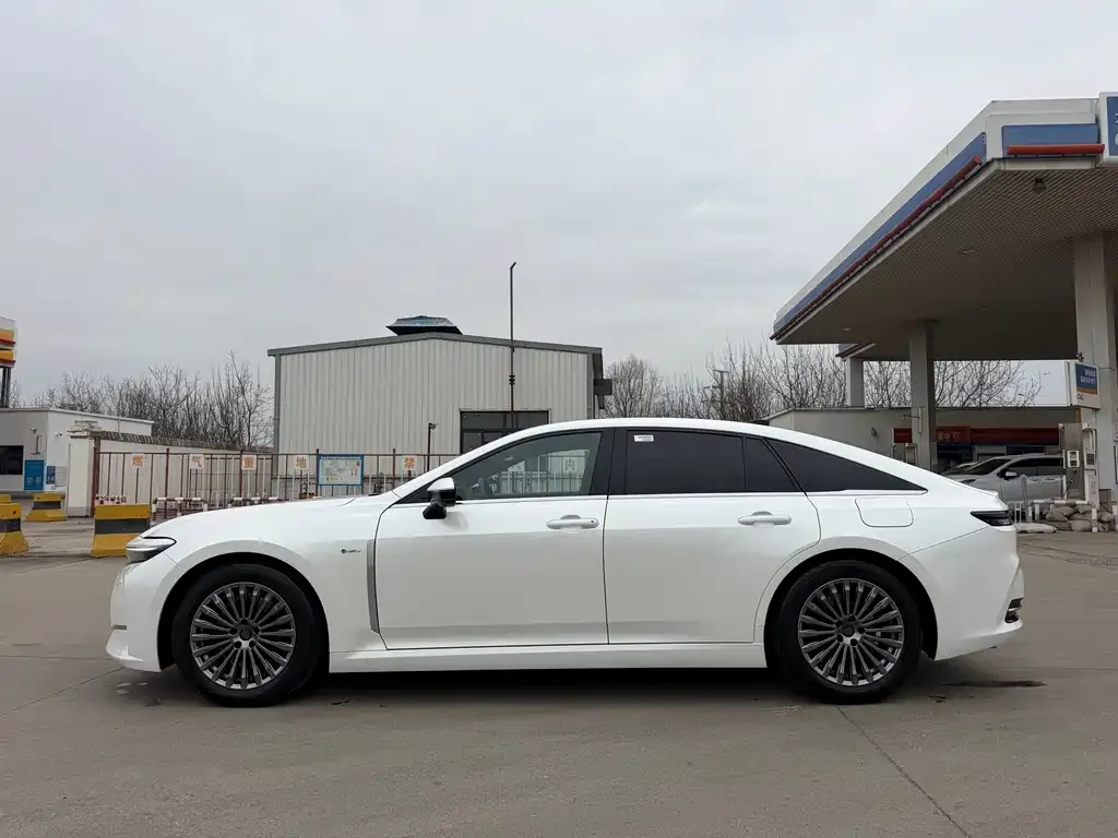 Toyota Crown (Import) 2025 из CN, фото 2