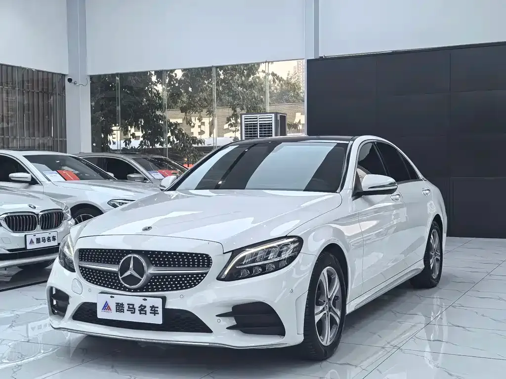 Mercedes-Benz C-Class — фото 1