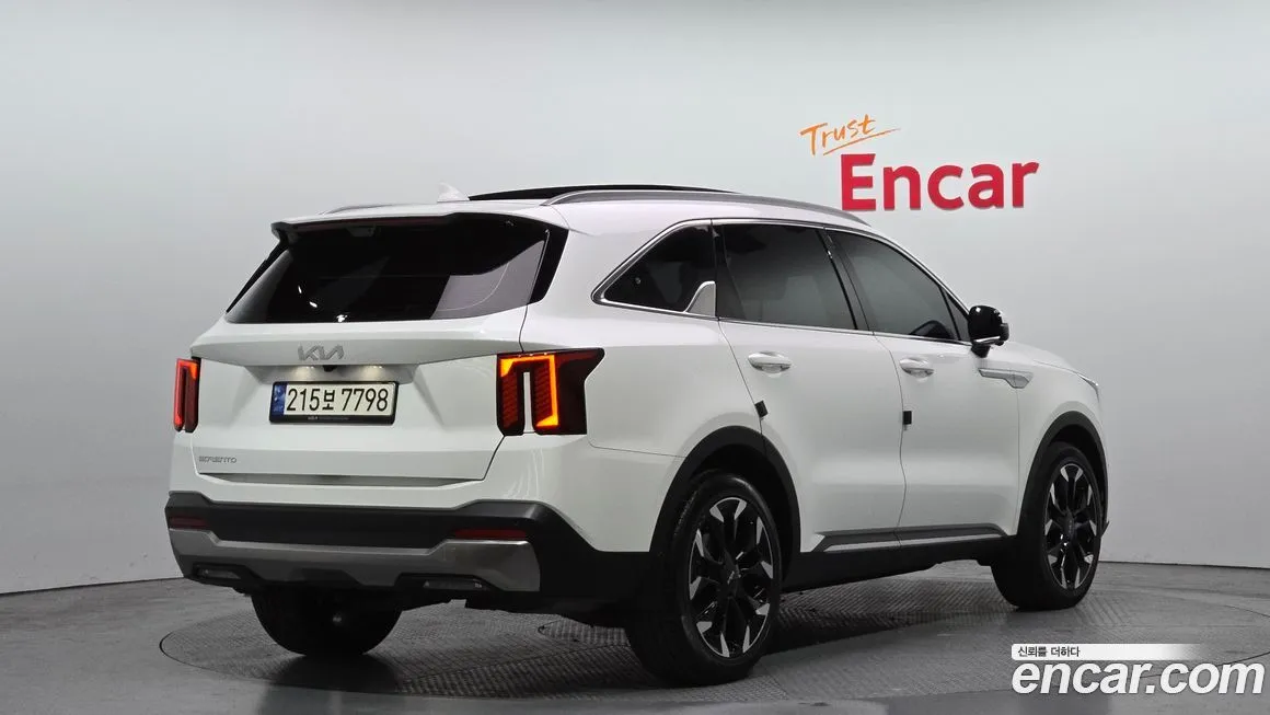 Kia Sorento — фото 10