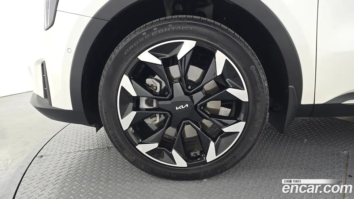 Kia Sorento — фото 9