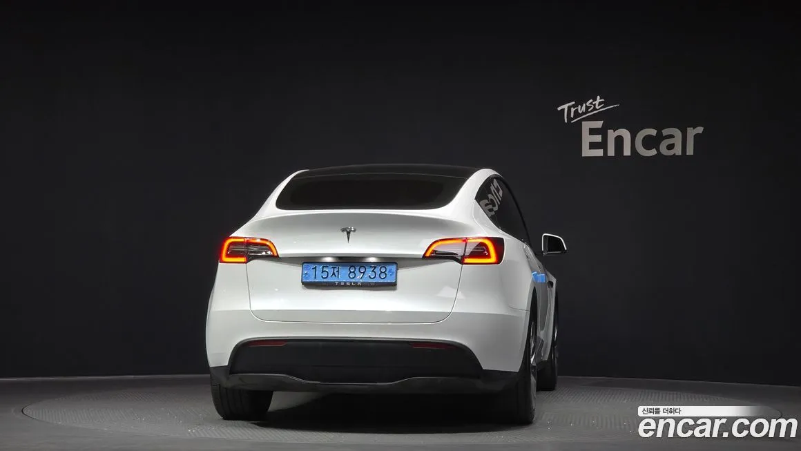 Tesla Model Y — фото 4