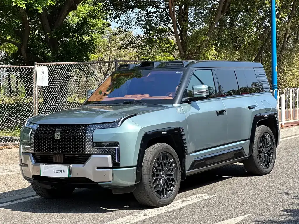 Yangwang U8