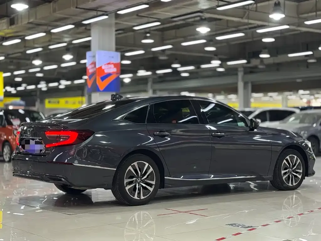 Honda Accord — фото 5