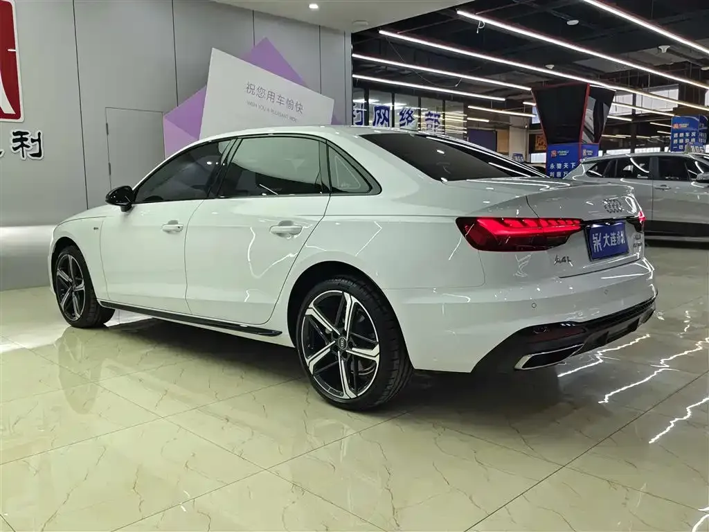 Audi A4L 2024 из CN, фото 3