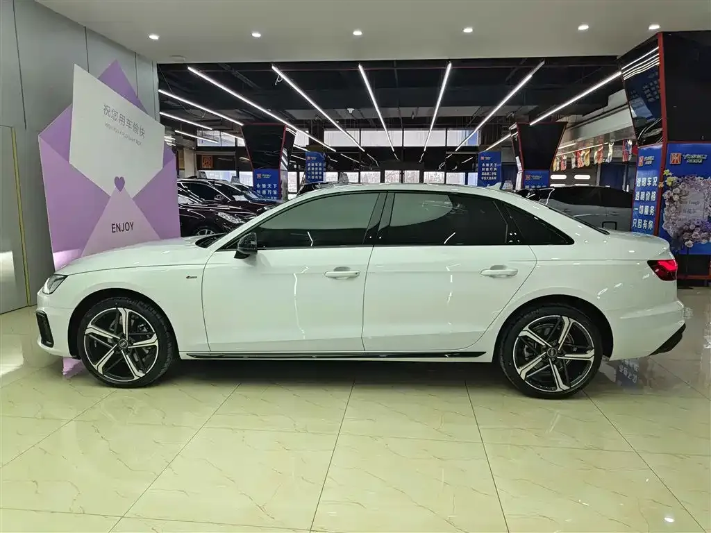 Audi A4L 2024 из CN, фото 7
