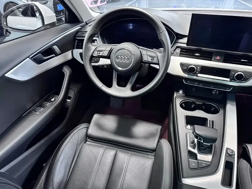 Audi A4L 2024 из CN, фото 8