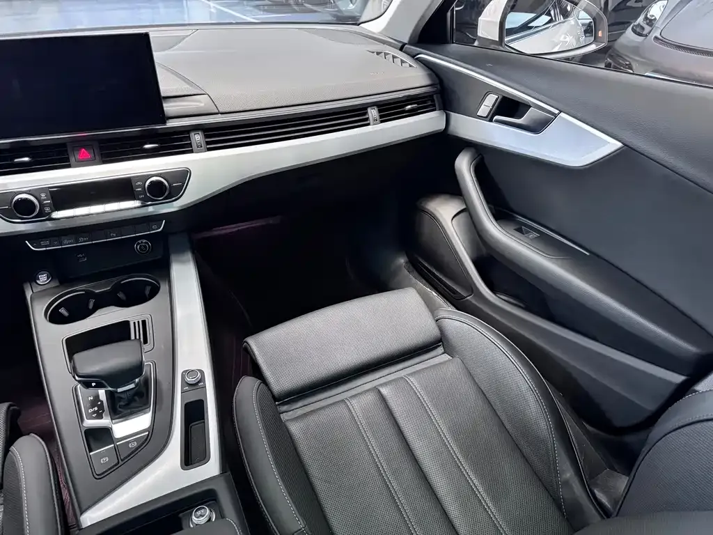 Audi A4L 2024 из CN, фото 7