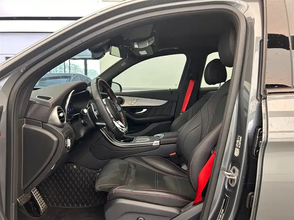 Mercedes-Benz GLC AMG — фото 10