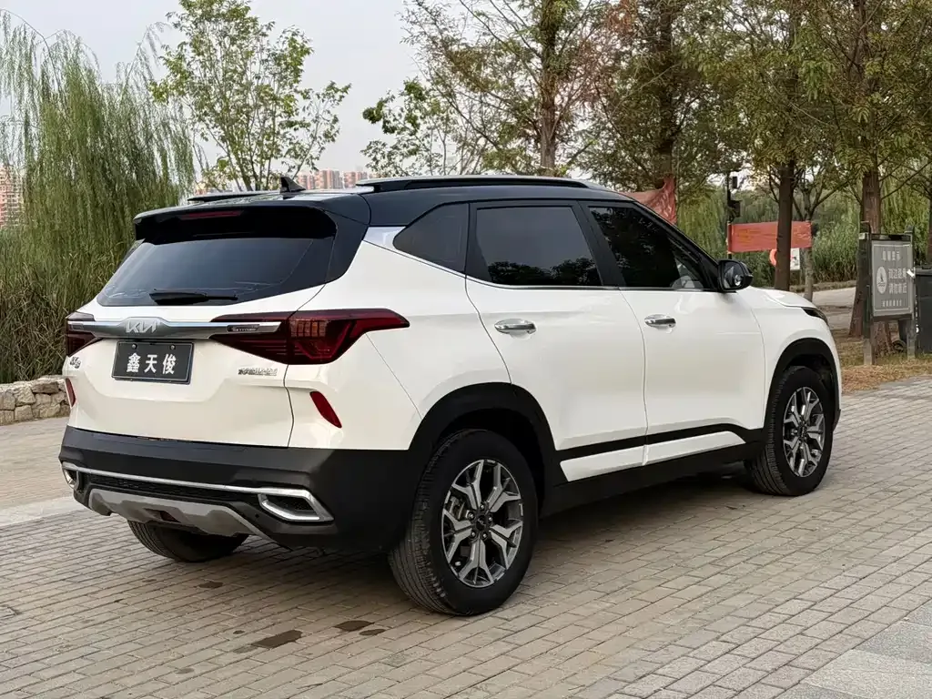 Kia KX3 2022 из CN, фото 8