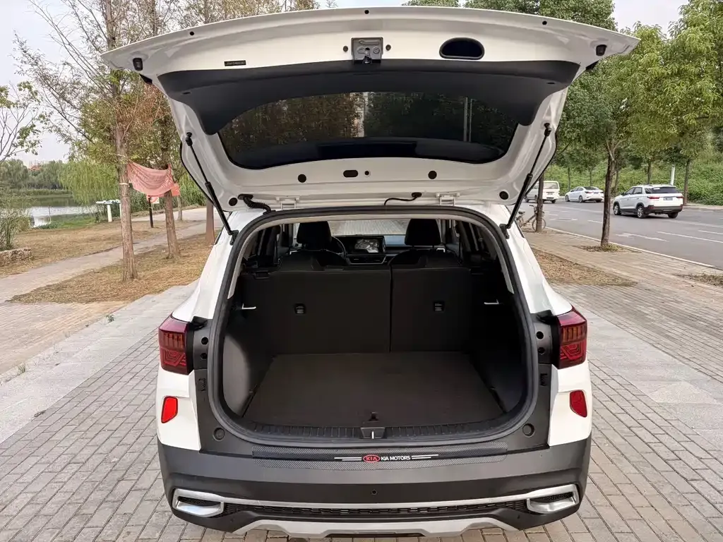 Kia KX3 2022 из CN, фото 3