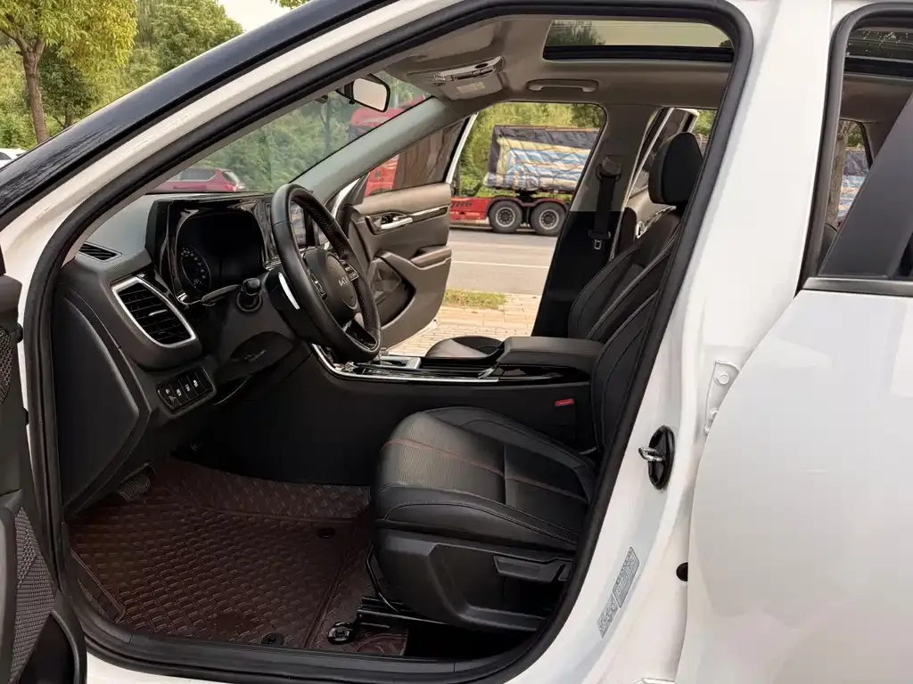 Kia KX3 2022 из CN, фото 2