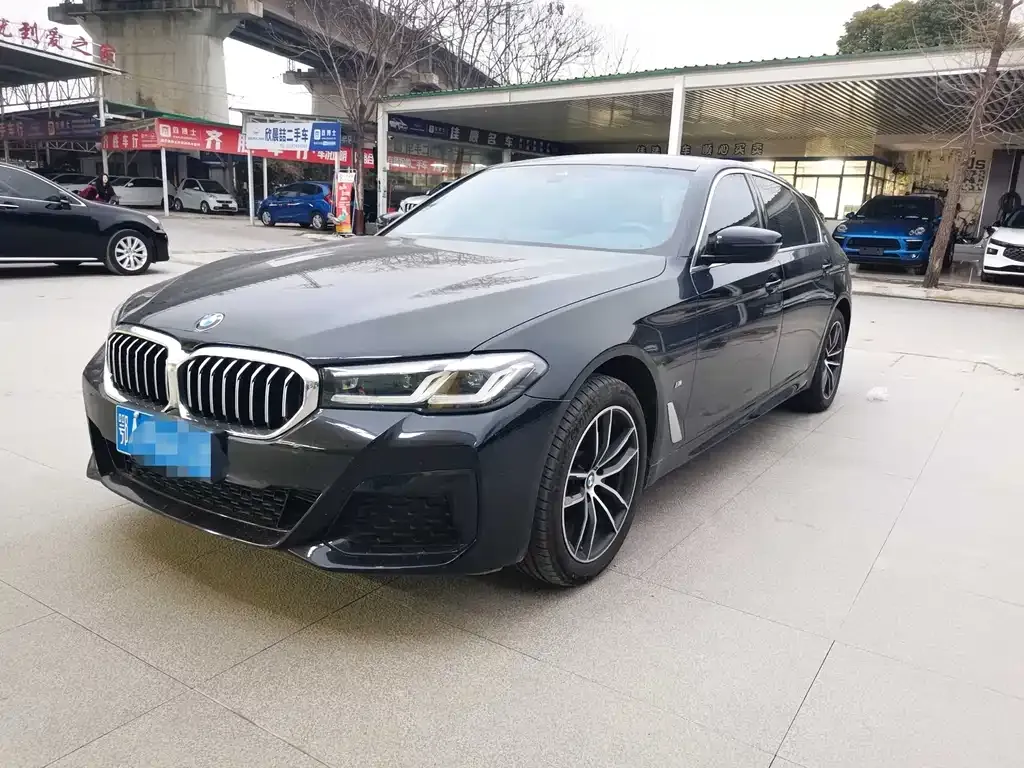 BMW 5 Series — фото 1