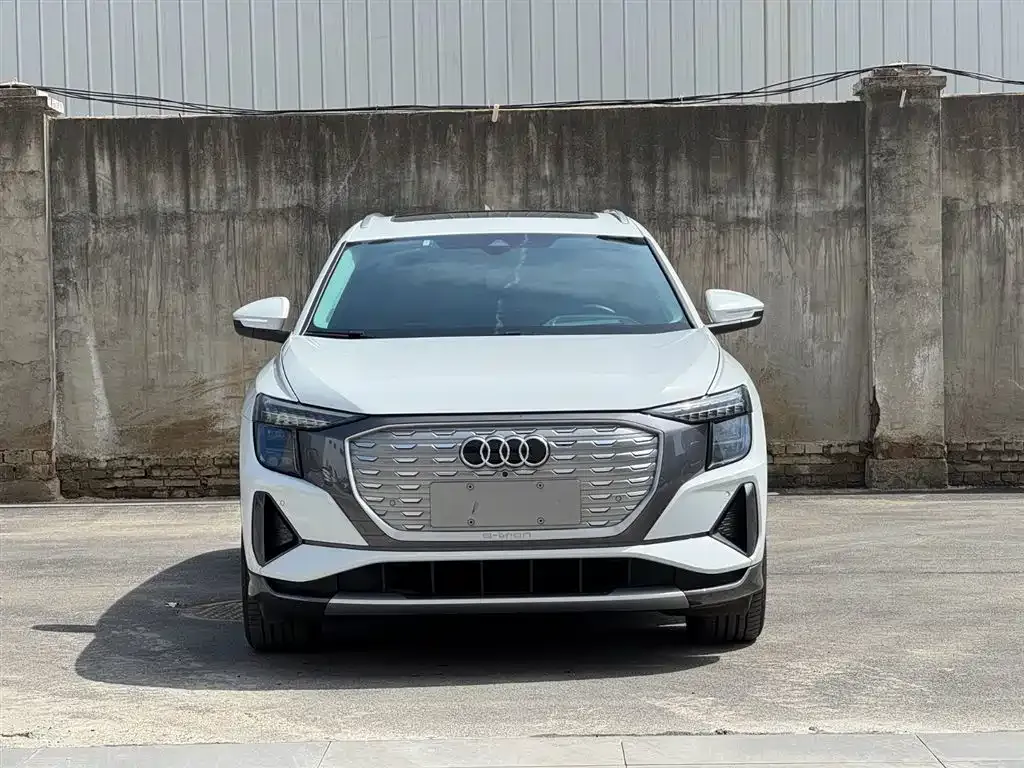 Audi Q5 e-tron — фото 6
