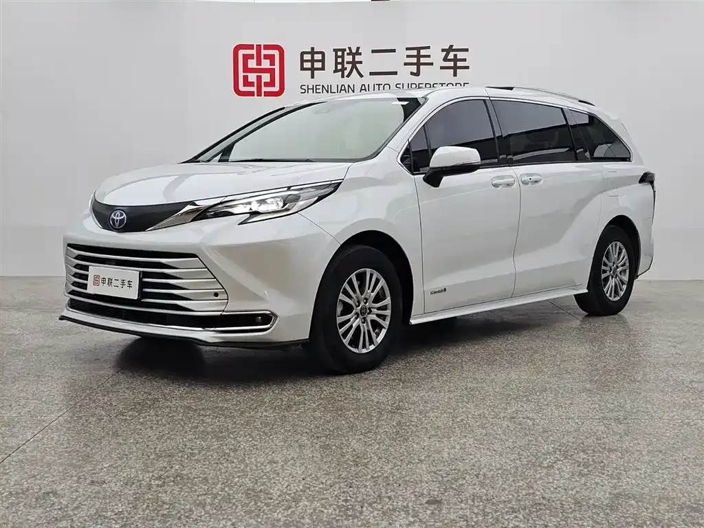 Toyota Sienna 2023 из CN, фото 1