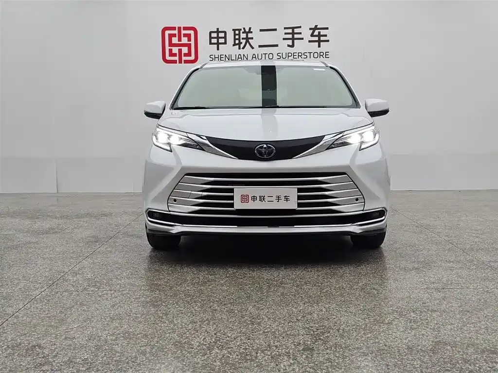 Toyota Sienna 2023 из CN, фото 10