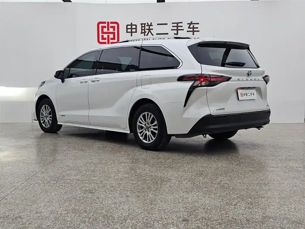 Toyota Sienna 2023 из CN, фото 8