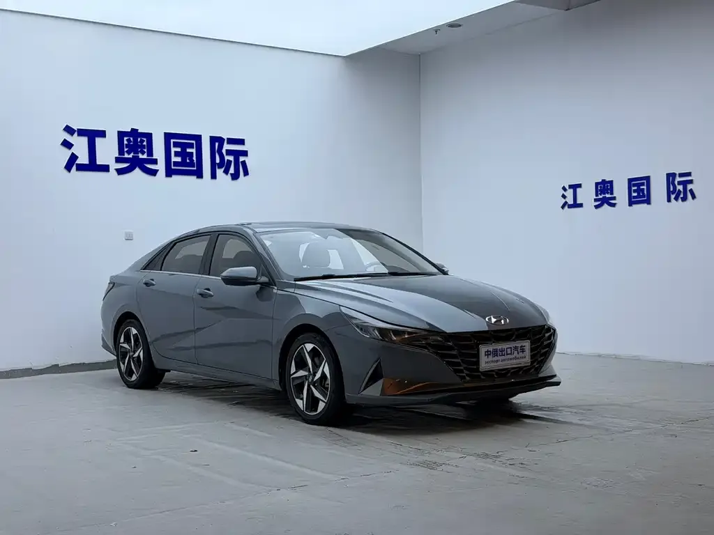 Hyundai Elantra — фото 6